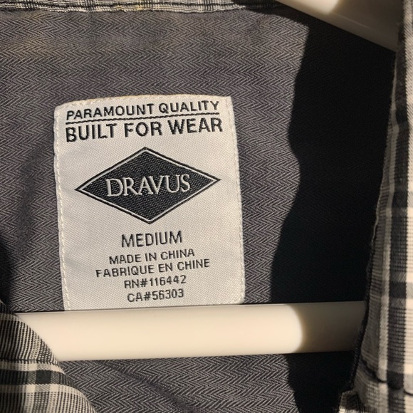 Men’s button up plaid shirt. New condition - Picture 2 of 2